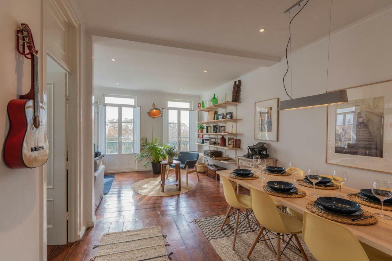 Fantastic Family Apartment In Estrela Lisbon Exterior photo